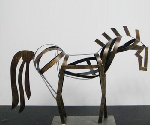 铁艺创意马雕塑